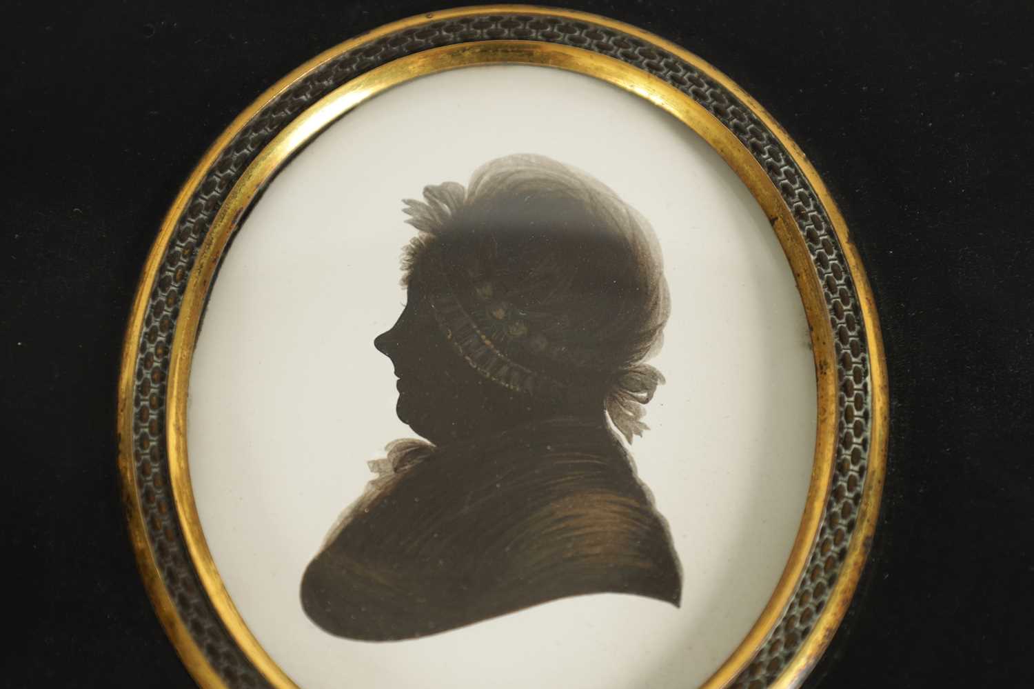 MIERS- AN EARLY 19TH CENTURY OVAL MINIATURE SILHOUETTE ON PLASTER - Image 2 of 6