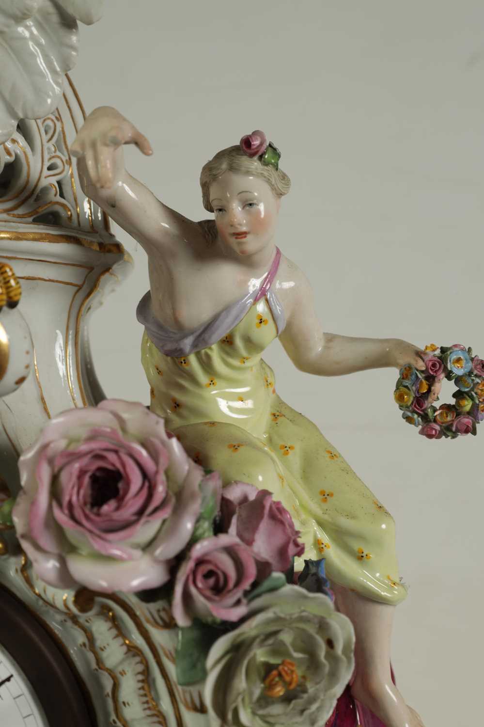 AN IMPRESSIVE MID/LATE 19TH CENTURY MEISSEN MANTEL CLOCK OF LARGE SIZE - Image 6 of 22