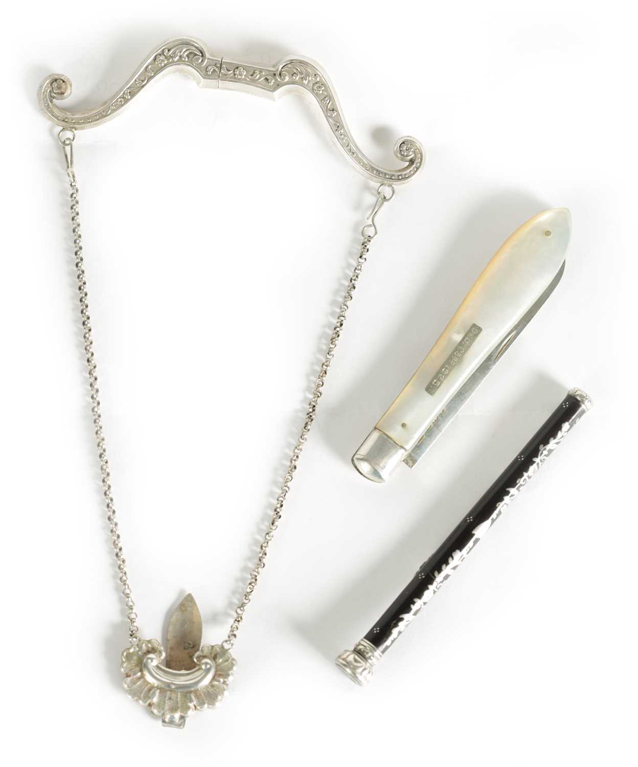 A 19TH CENTURY SILVER AND EBONISED RETRACTABLE PENCIL WITH INLAID PIQUEWORK DECORATION