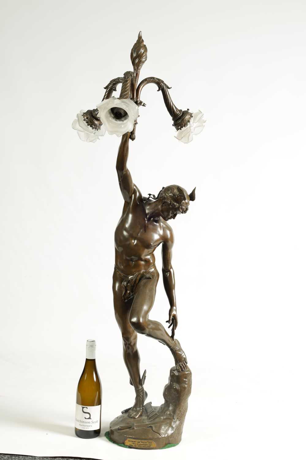 AFTER RAYMOND SUDRE, PARIS. A LARGE EARLY 20TH CENTURY PATINATED BRONZE FIGURAL LAMP - Image 2 of 19