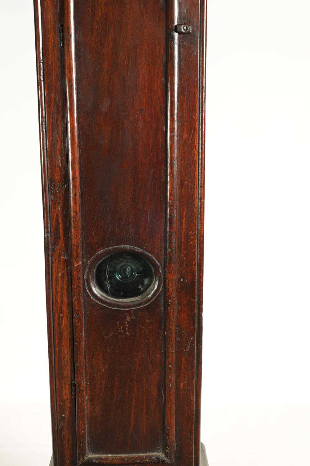 ISAAC HADWIN FECIT, AN EARLY 18TH CENTURY OAK 30-HOUR LONGCASE CLOCK - Image 4 of 17