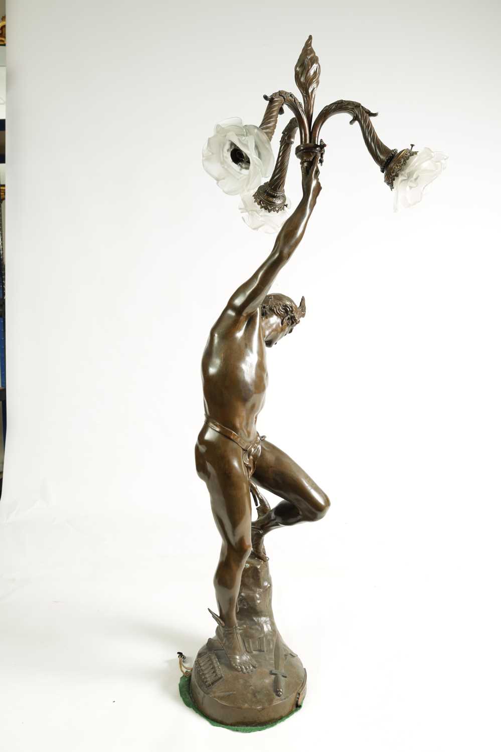 AFTER RAYMOND SUDRE, PARIS. A LARGE EARLY 20TH CENTURY PATINATED BRONZE FIGURAL LAMP - Image 10 of 19