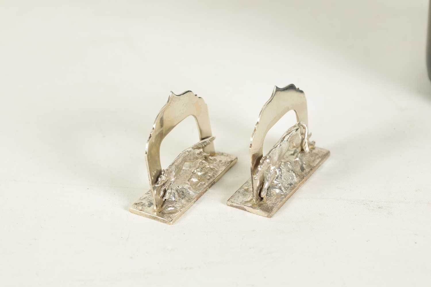 A PAIR OF SILVER MENU HOLDERS MODELLED AS FOX AND HOUND - Image 8 of 8