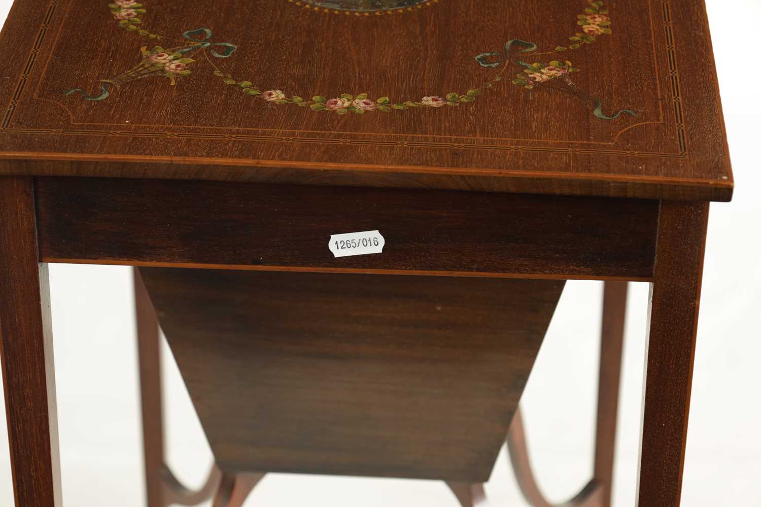 A 19TH CENTURY PAINTED MAHOGANY SHERATON STYLE WORK TABLE - Image 8 of 8