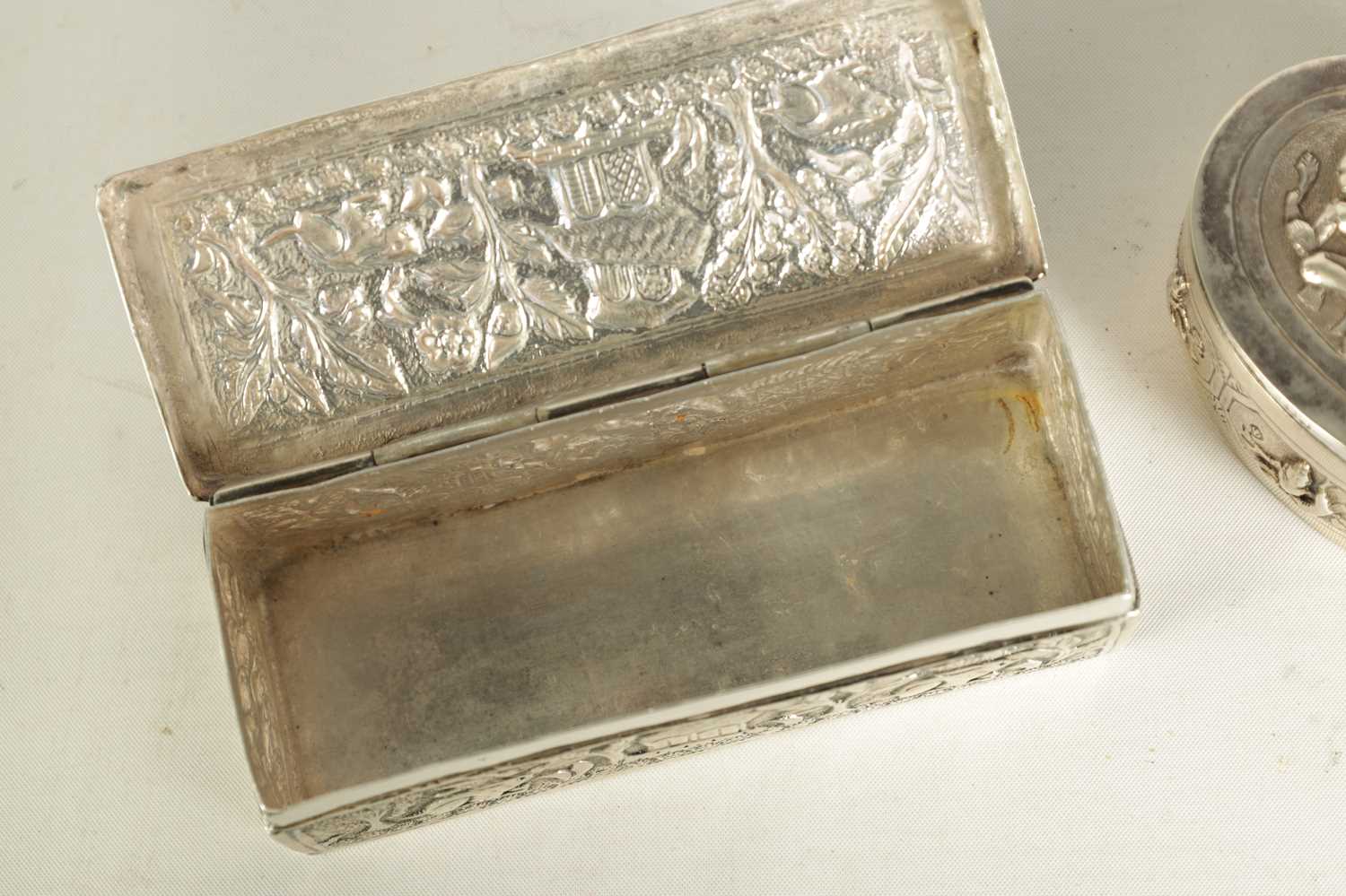 A COLLECTION OF FOUR LATE 19TH CENTURY INDIAN SILVER TRINKET BOXES - Image 11 of 14