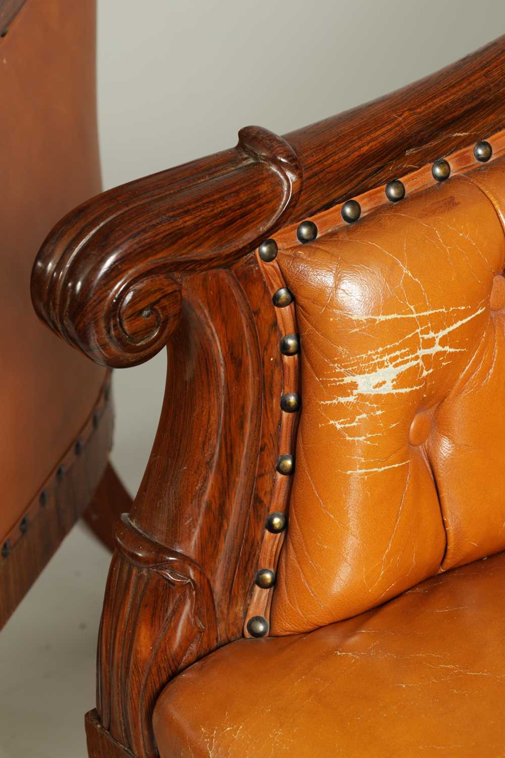 A PAIR OF REGENCY FIGURED ROSEWOOD AND TAN LEATHER BUTTON UPHOLSTERED LIBRARY CHAIRS - Image 12 of 13