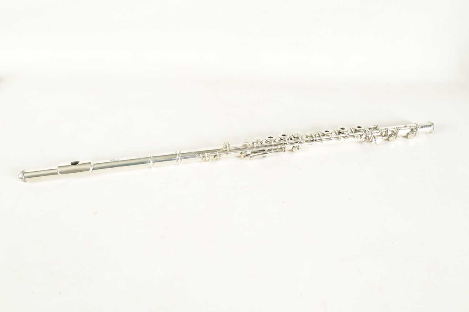 A 19TH CENTURY SOLID SILVER CONCERT FLUTE BY CLAIR GODFROY, AINE. PARIS - Image 4 of 15