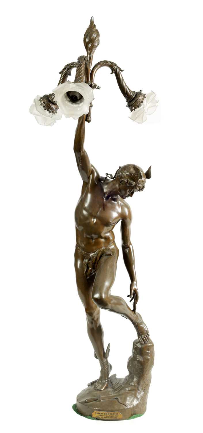 AFTER RAYMOND SUDRE, PARIS. A LARGE EARLY 20TH CENTURY PATINATED BRONZE FIGURAL LAMP