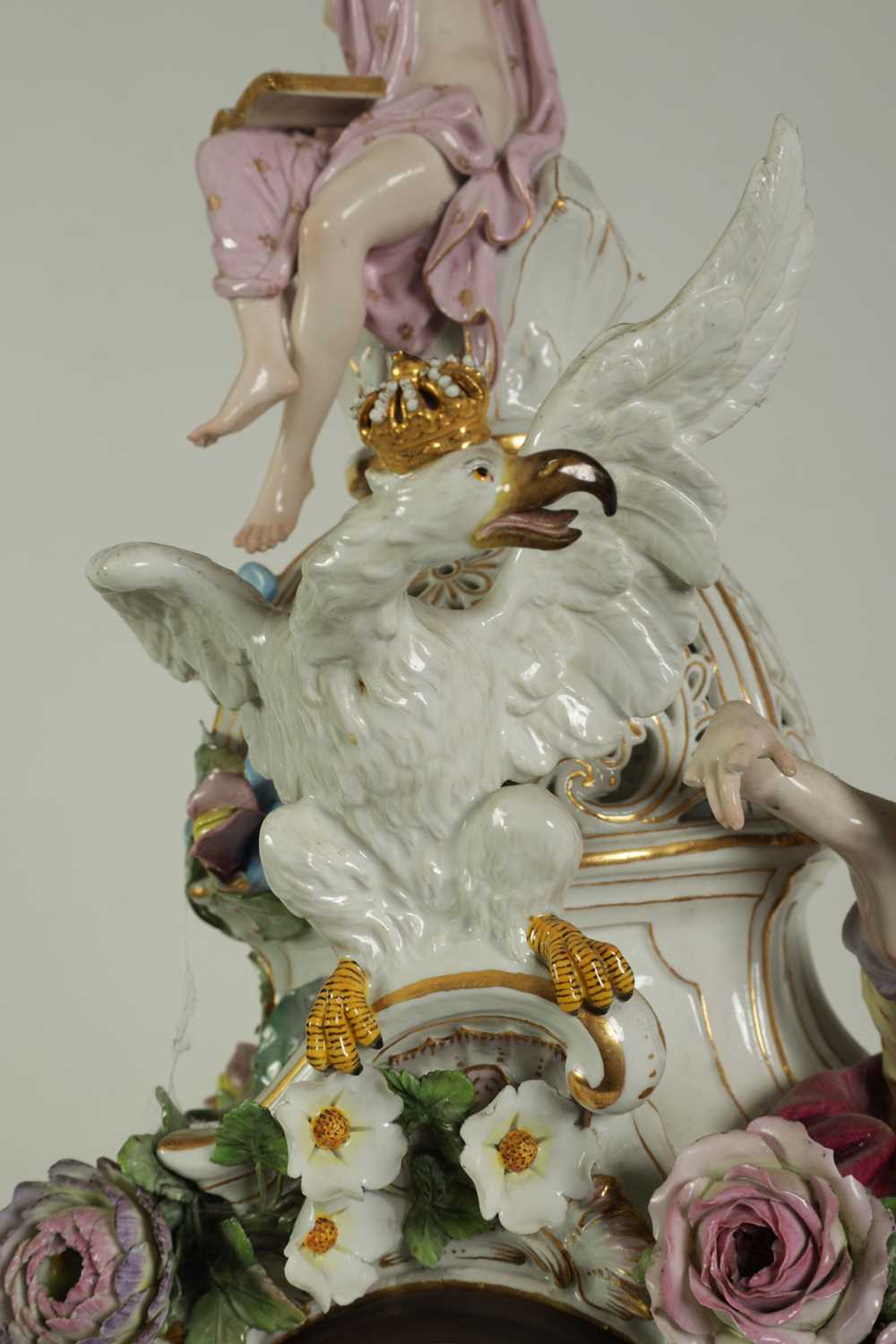 AN IMPRESSIVE MID/LATE 19TH CENTURY MEISSEN MANTEL CLOCK OF LARGE SIZE - Image 9 of 22