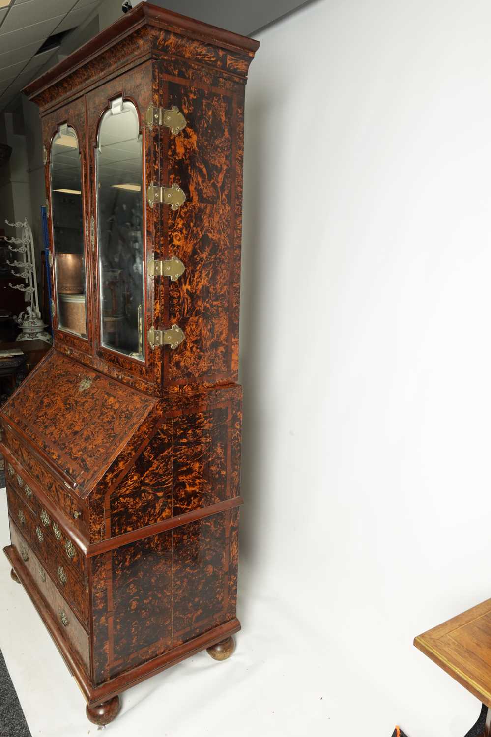 A RARE GEORGE I KINGWOOD CROSS-BANDED AND GEOMETRICALLY INLAID MULBERRY VENEERED BUREAU BOOKCASE IN - Image 8 of 11