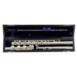 AN ARMSTRONG HERITAGE THIN WALL MODEL SOLID SILVER FLUTE