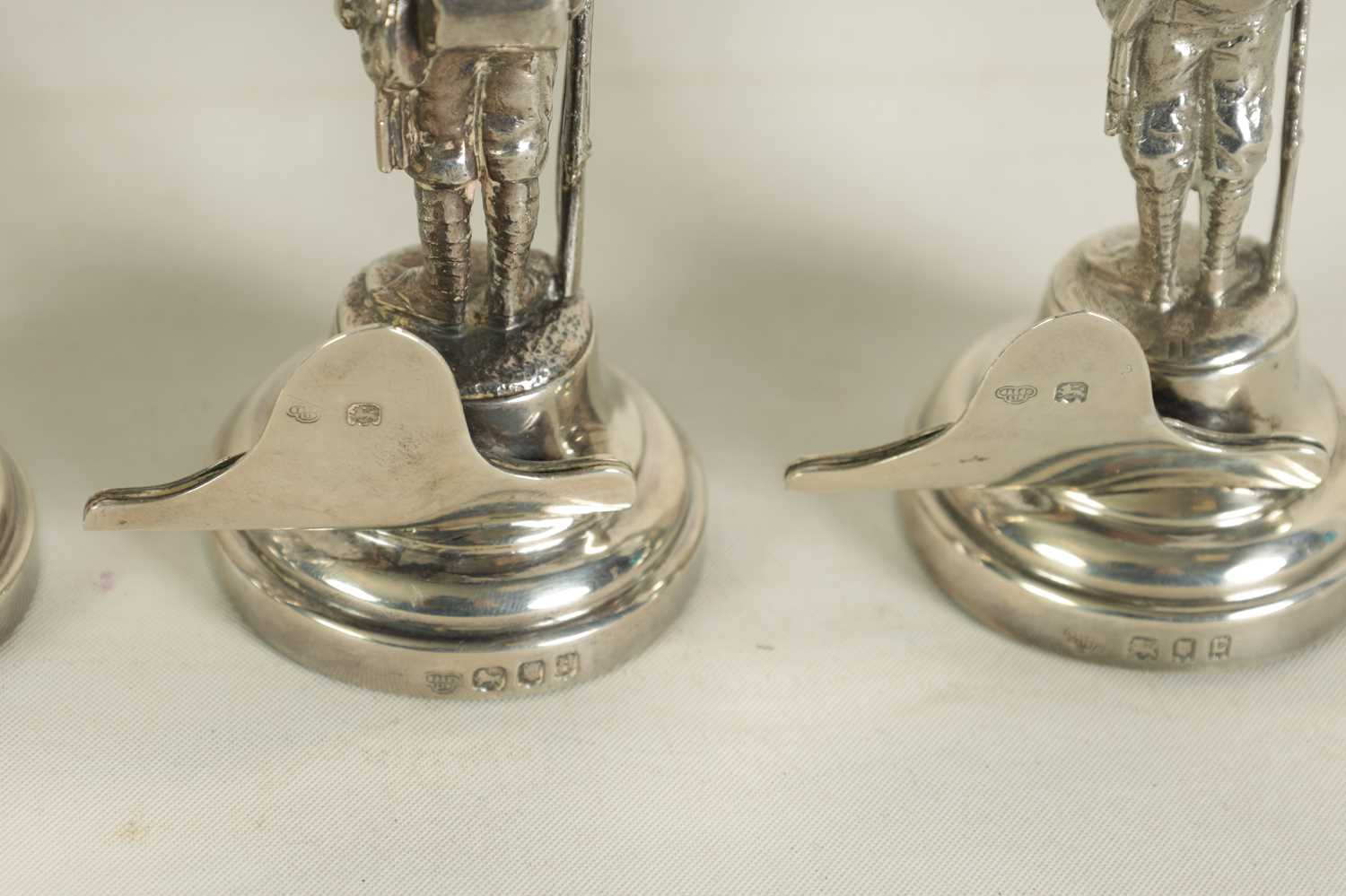 A LARGE AND RARE CASED COMPLETE SET OF SIX SILVER 'SOLDIERS OF THE EMPIRE' FIGURAL MENU HOLDERS - Image 11 of 12