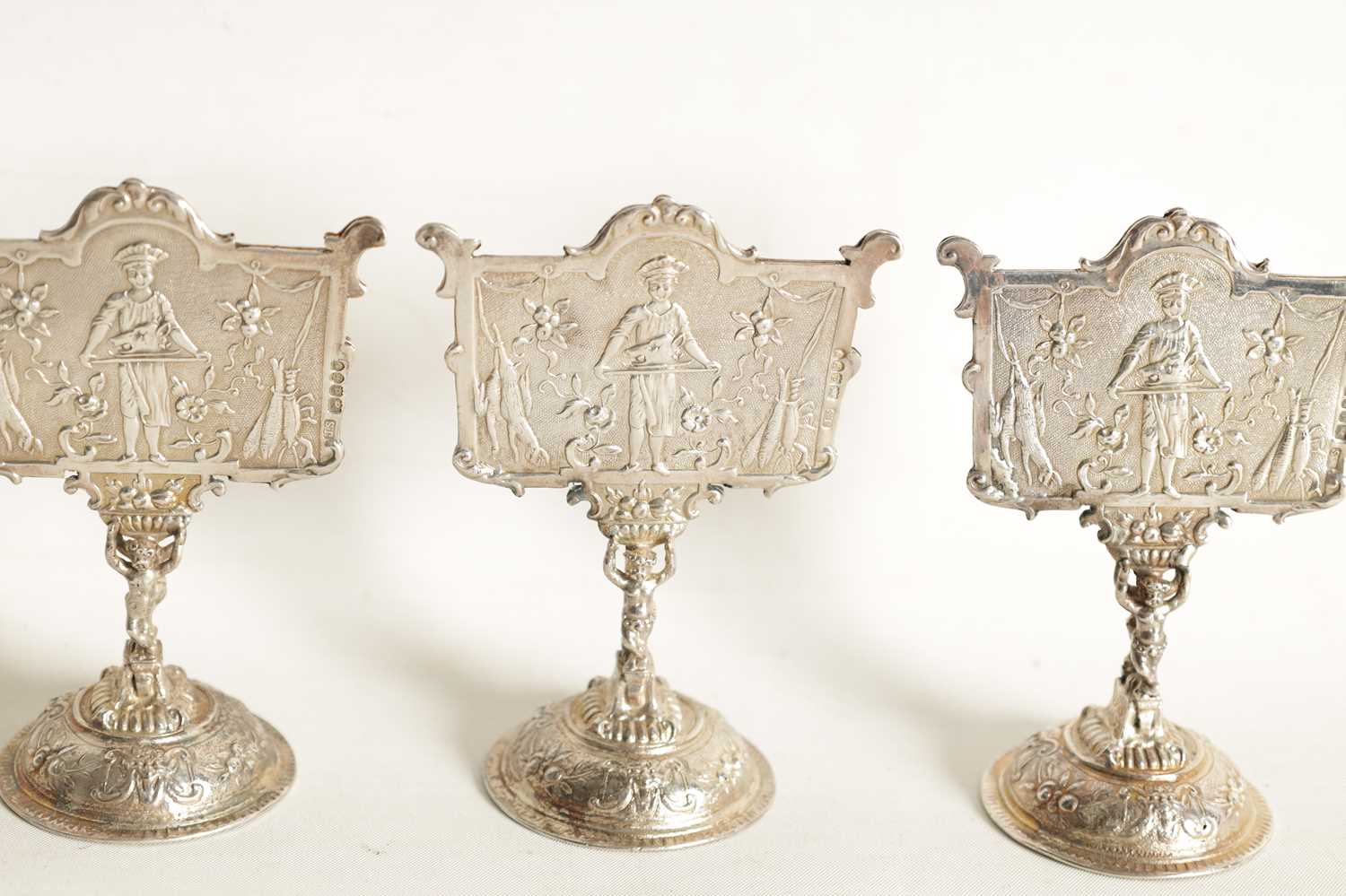 A SET OF EIGHT LATE 19TH CENTURY CONTINENTAL SILVER MENU HOLDERS - Image 7 of 11
