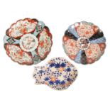 THREE LATE 19TH CENTURY IMARI SHALLOW DISHES