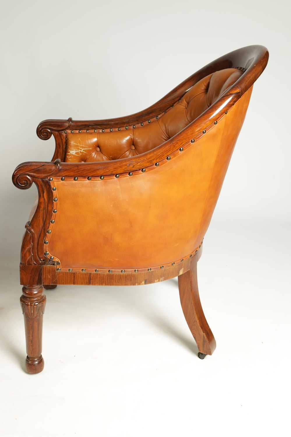 A PAIR OF REGENCY FIGURED ROSEWOOD AND TAN LEATHER BUTTON UPHOLSTERED LIBRARY CHAIRS - Image 11 of 13