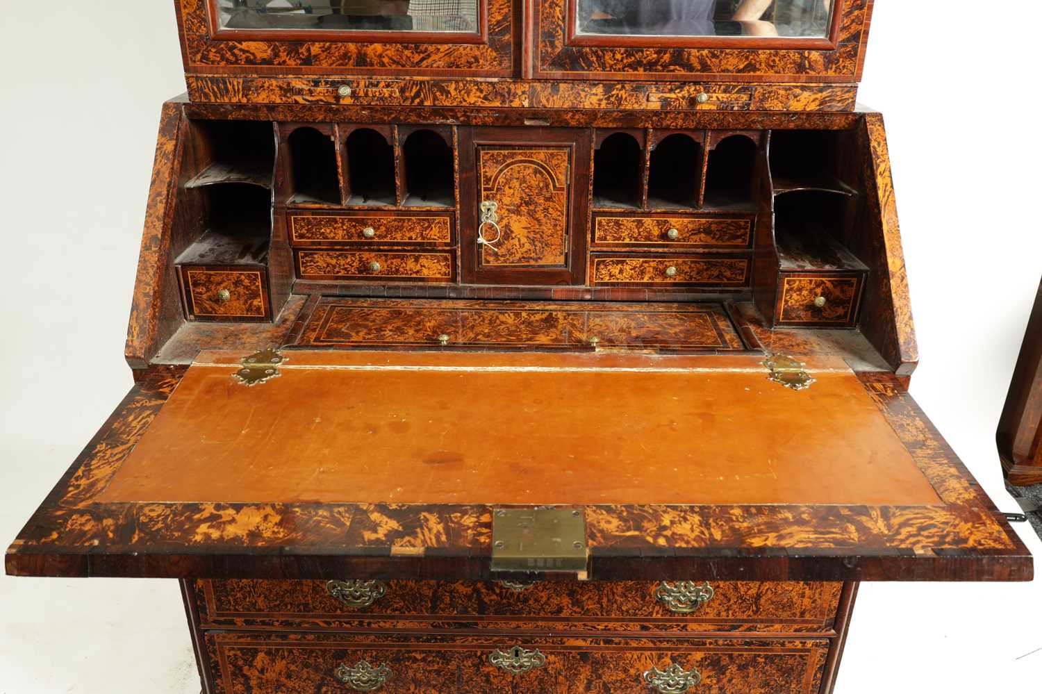 A RARE GEORGE I KINGWOOD CROSS-BANDED AND GEOMETRICALLY INLAID MULBERRY VENEERED BUREAU BOOKCASE IN - Image 3 of 11