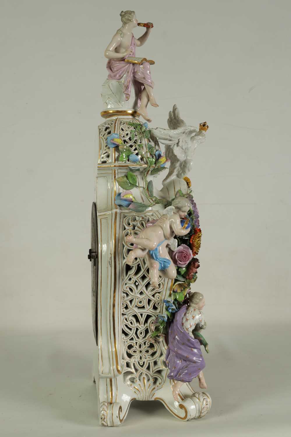 AN IMPRESSIVE MID/LATE 19TH CENTURY MEISSEN MANTEL CLOCK OF LARGE SIZE - Image 12 of 22