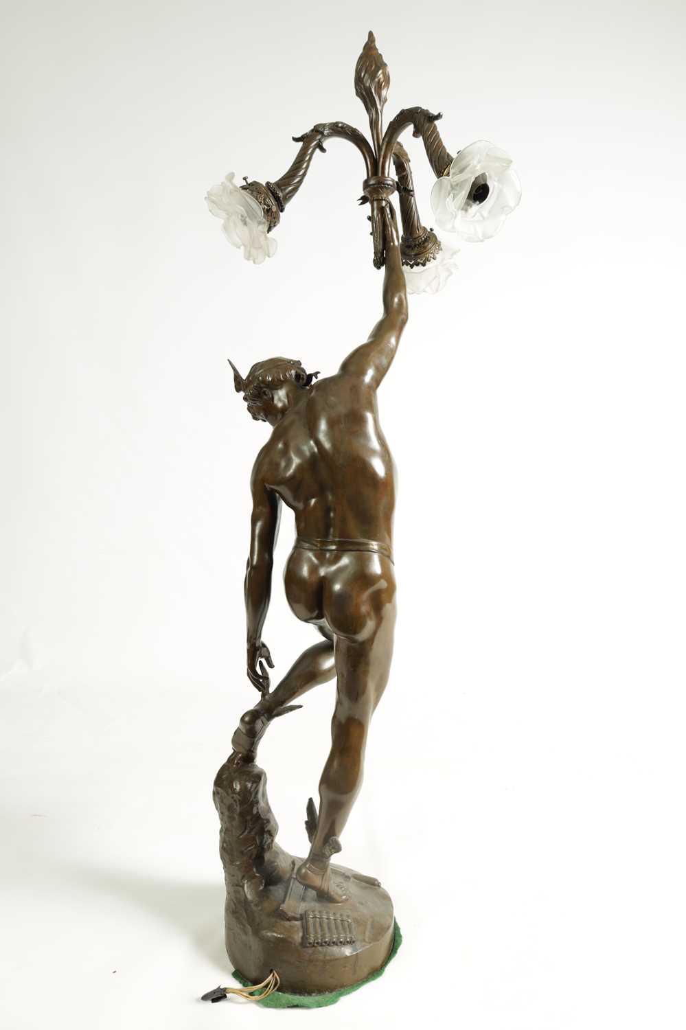 AFTER RAYMOND SUDRE, PARIS. A LARGE EARLY 20TH CENTURY PATINATED BRONZE FIGURAL LAMP - Image 9 of 19