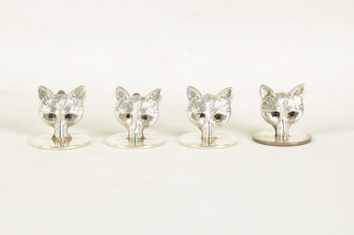 A CASED SET OF FOUR FOX HEAD SILVER MENU HOLDERS - Image 3 of 9