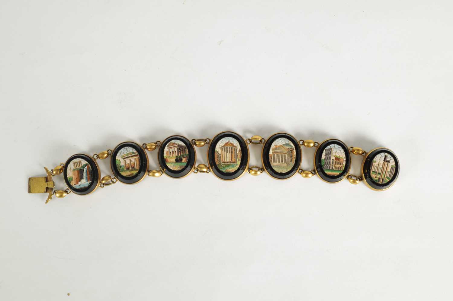 A 19TH CENTURY ITALIAN GRAND TOUR GOLD METAL AND MICROMOSAIC BRACELET - Image 3 of 9