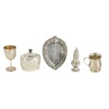 A COLLECTION OF FIVE SILVER ITEMS