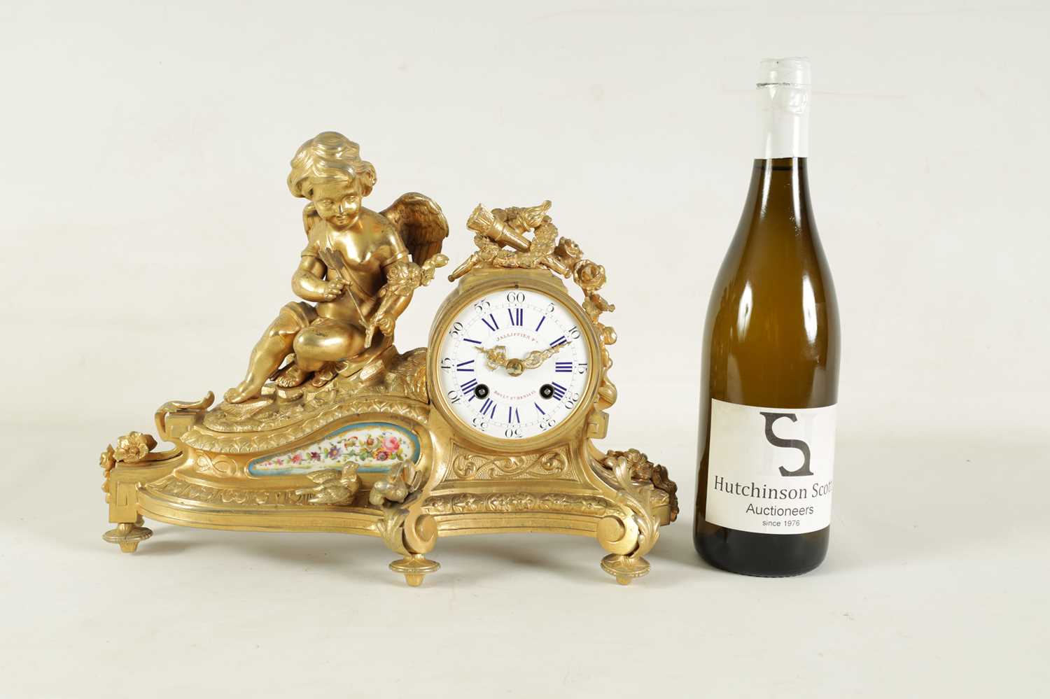 A LATE 19TH CENTURY FRENCH GILT METAL AND PORCELAIN FIGURAL MANTEL CLOCK - Image 2 of 13