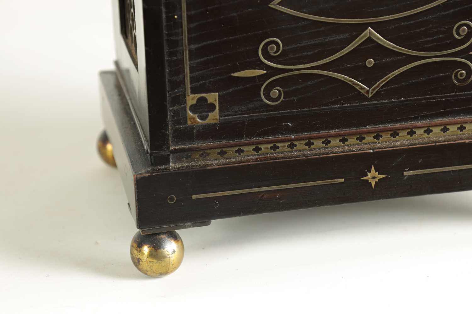 A SMALL REGENCY BRASS INLAID EBONISED DOUBLE FUSEE MANTEL CLOCK - Image 3 of 8