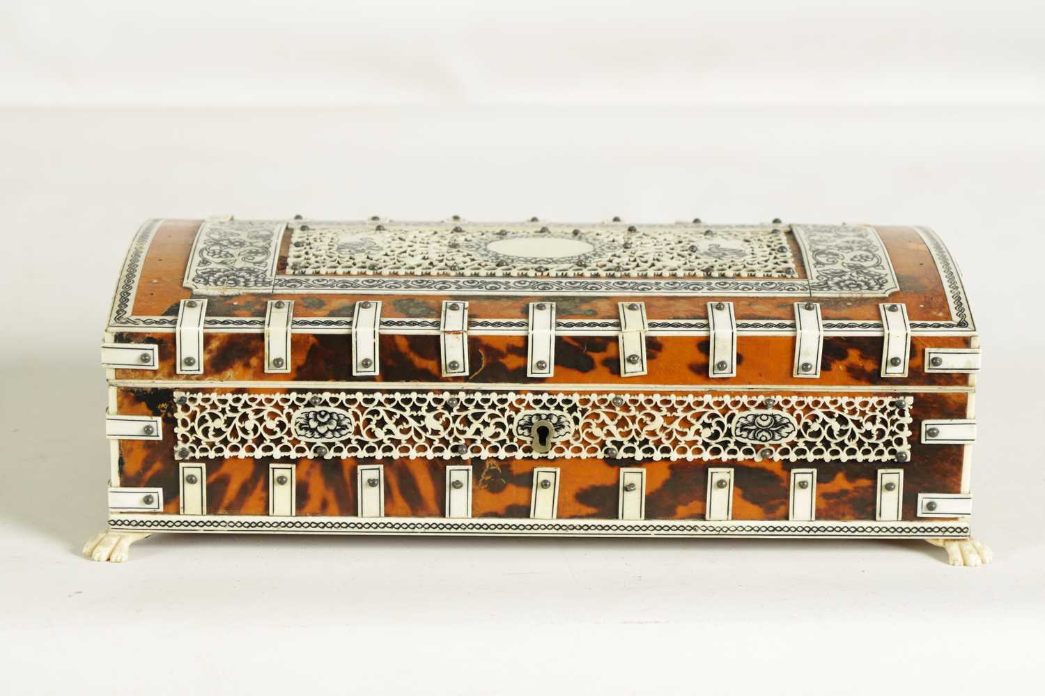 A LATE 19TH CENTURY DOMED TOP ANGLO-INDIAN TORTOISESHELL AND IVORY BOX - Image 2 of 9