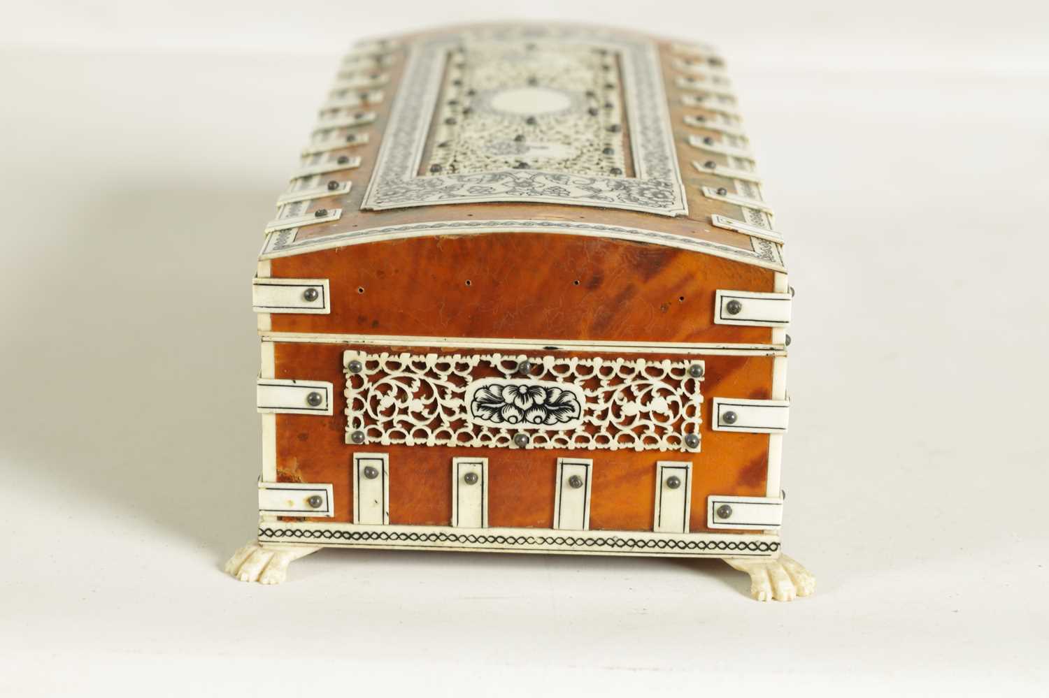 A LATE 19TH CENTURY DOMED TOP ANGLO-INDIAN TORTOISESHELL AND IVORY BOX - Image 5 of 9