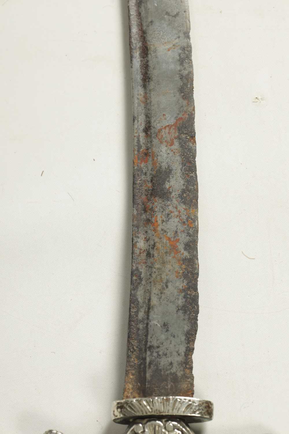 AN 18TH CENTURY ENGLISH SILVER-MOUNTED HANGER - Image 9 of 13