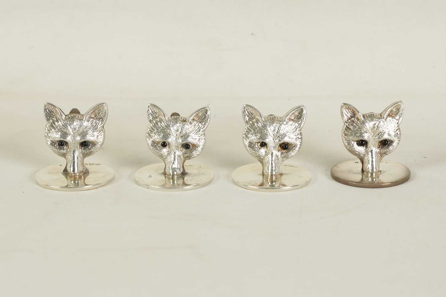 A CASED SET OF FOUR FOX HEAD SILVER MENU HOLDERS - Image 5 of 9