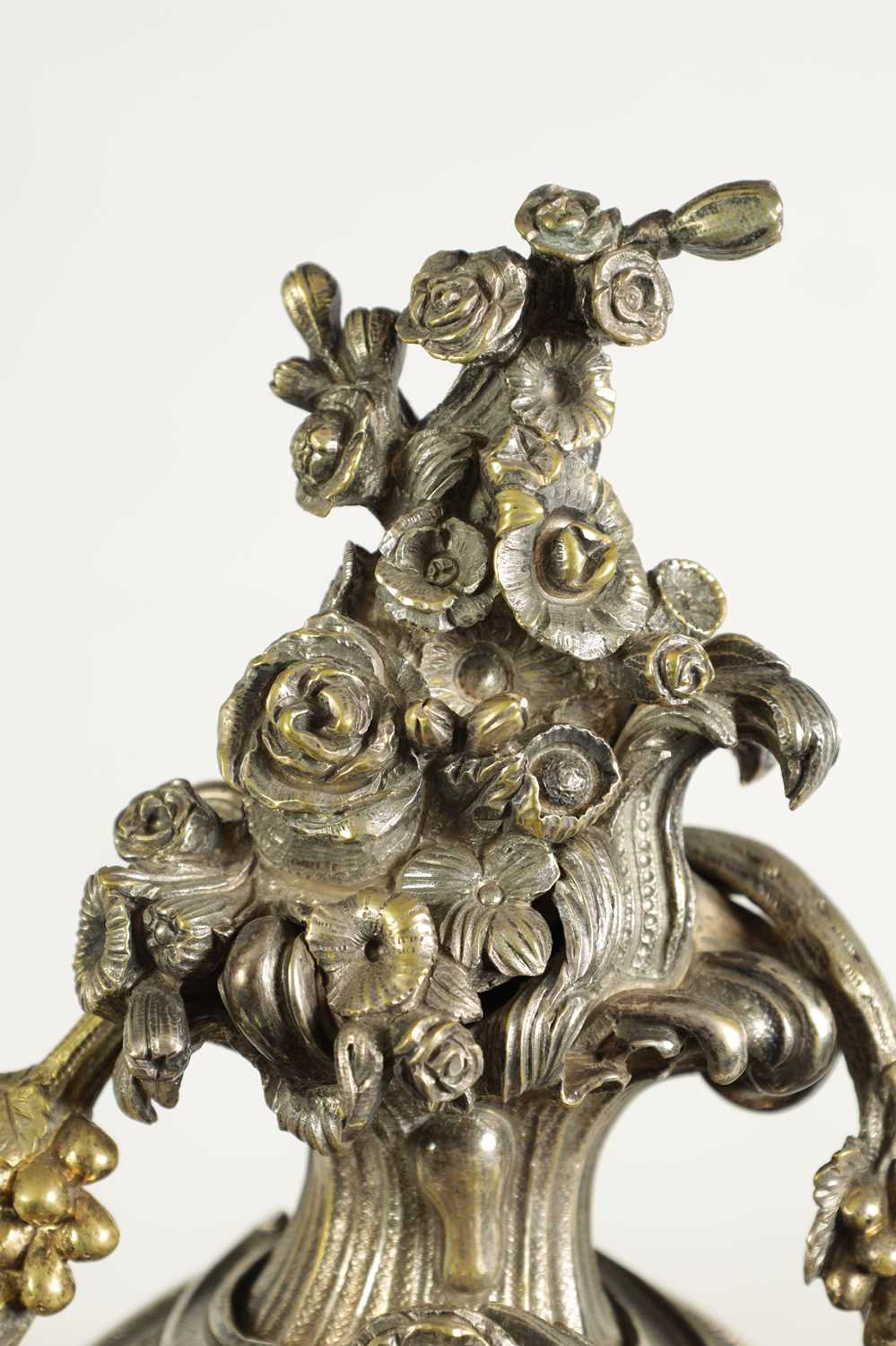 HENRY MARC, A PARIS. A MID 19TH CENTURY FRENCH ROCOCO STYLE SILVERED BRONZE MANTEL CLOCK - Image 3 of 10