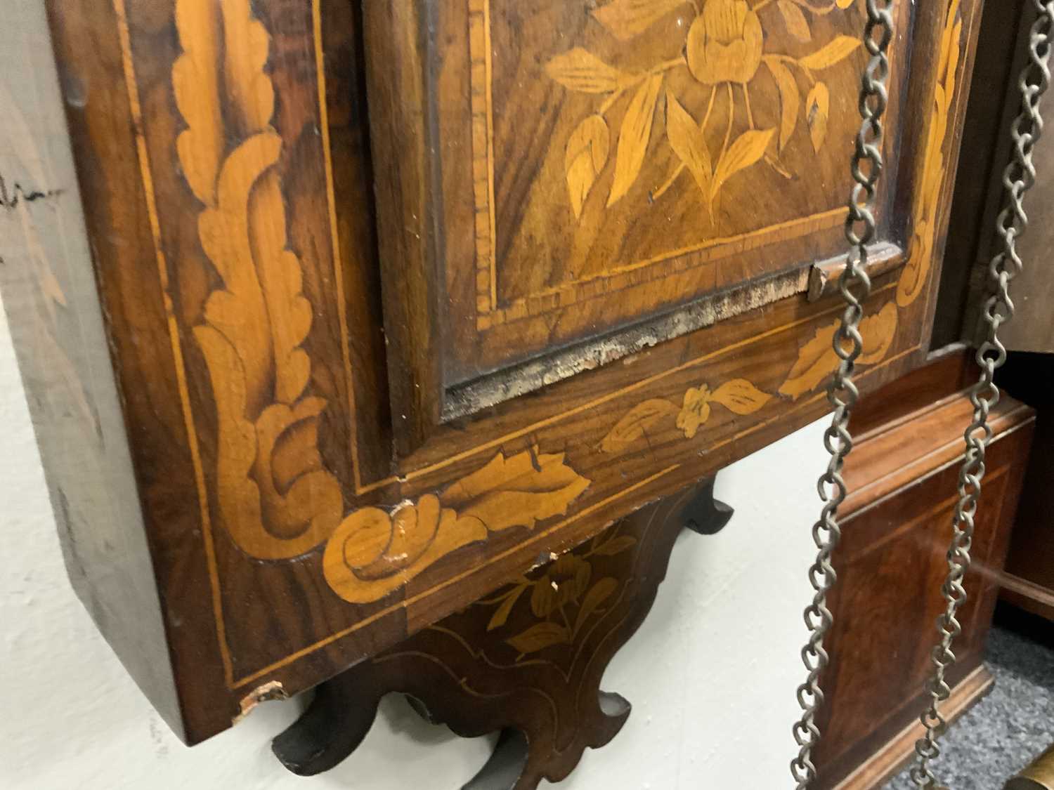 A MID 18TH CENTURY WALNUT AND DUTCH MARQUETRY HOODED 30HR WALL CLOCK - Image 16 of 18