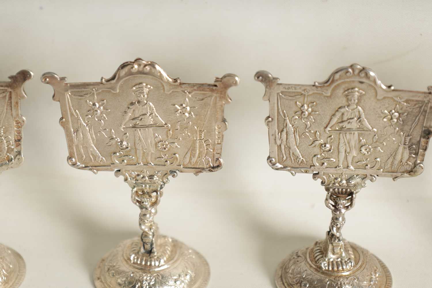 A SET OF EIGHT LATE 19TH CENTURY CONTINENTAL SILVER MENU HOLDERS - Image 8 of 11