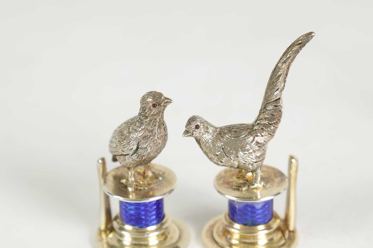 A CASED SET OF FOUR SILVER AND GUILLOCHE ENAMEL GAME BIRD MENU HOLDERS - Image 5 of 8