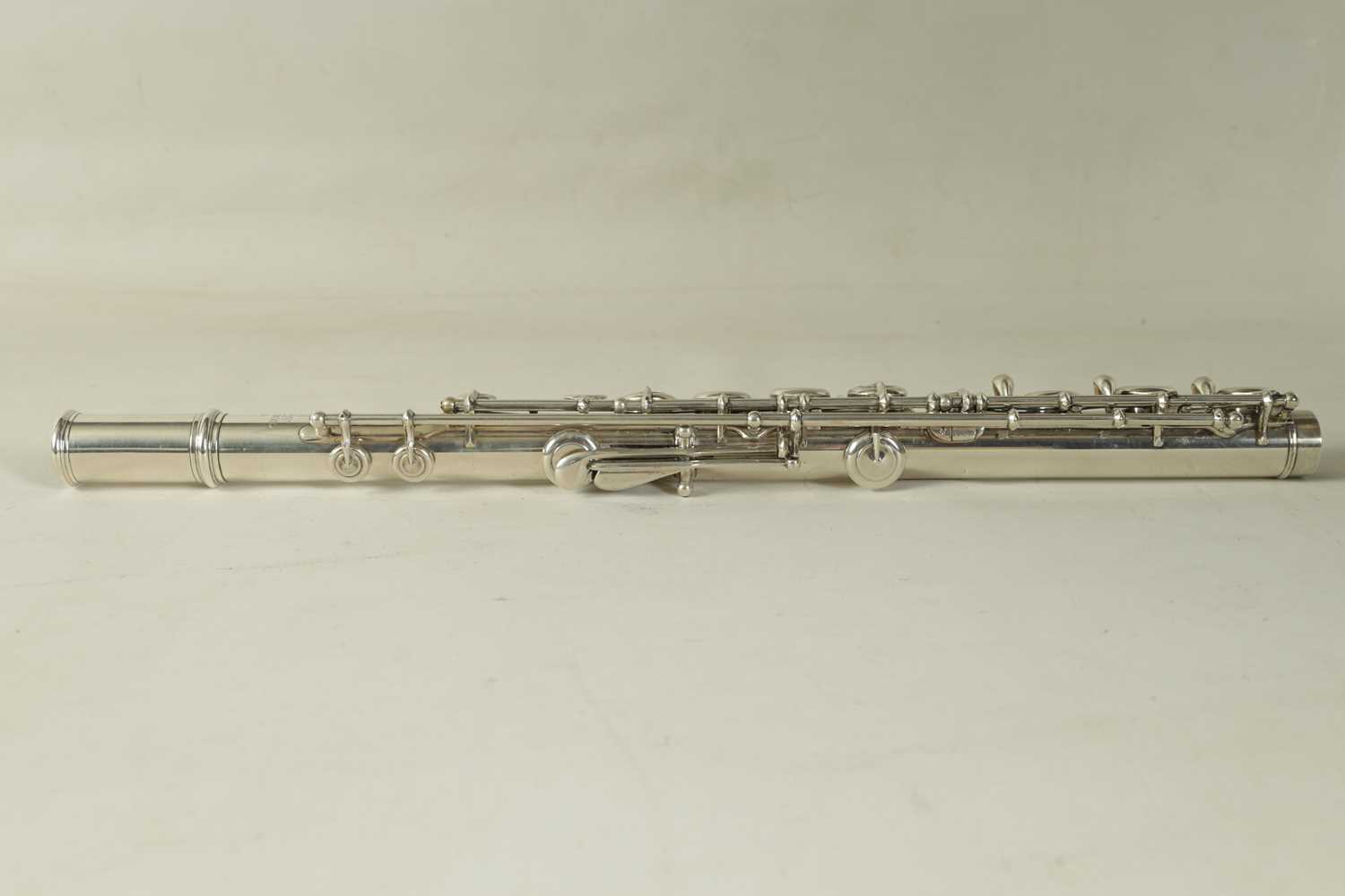 A 19TH CENTURY SOLID SILVER CONCERT FLUTE BY CLAIR GODFROY, AINE. PARIS - Image 13 of 15