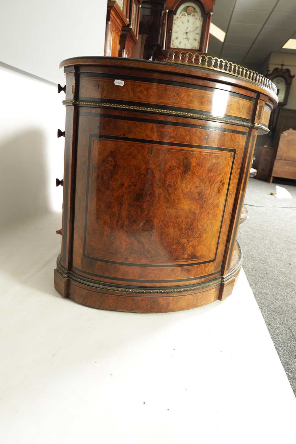 A FINE LATE 19TH CENTURY WALNUT AND EBONISED STRING INLAID KIDNEY SHAPED LIBRARY DESK WITH FITTED RE - Image 12 of 13