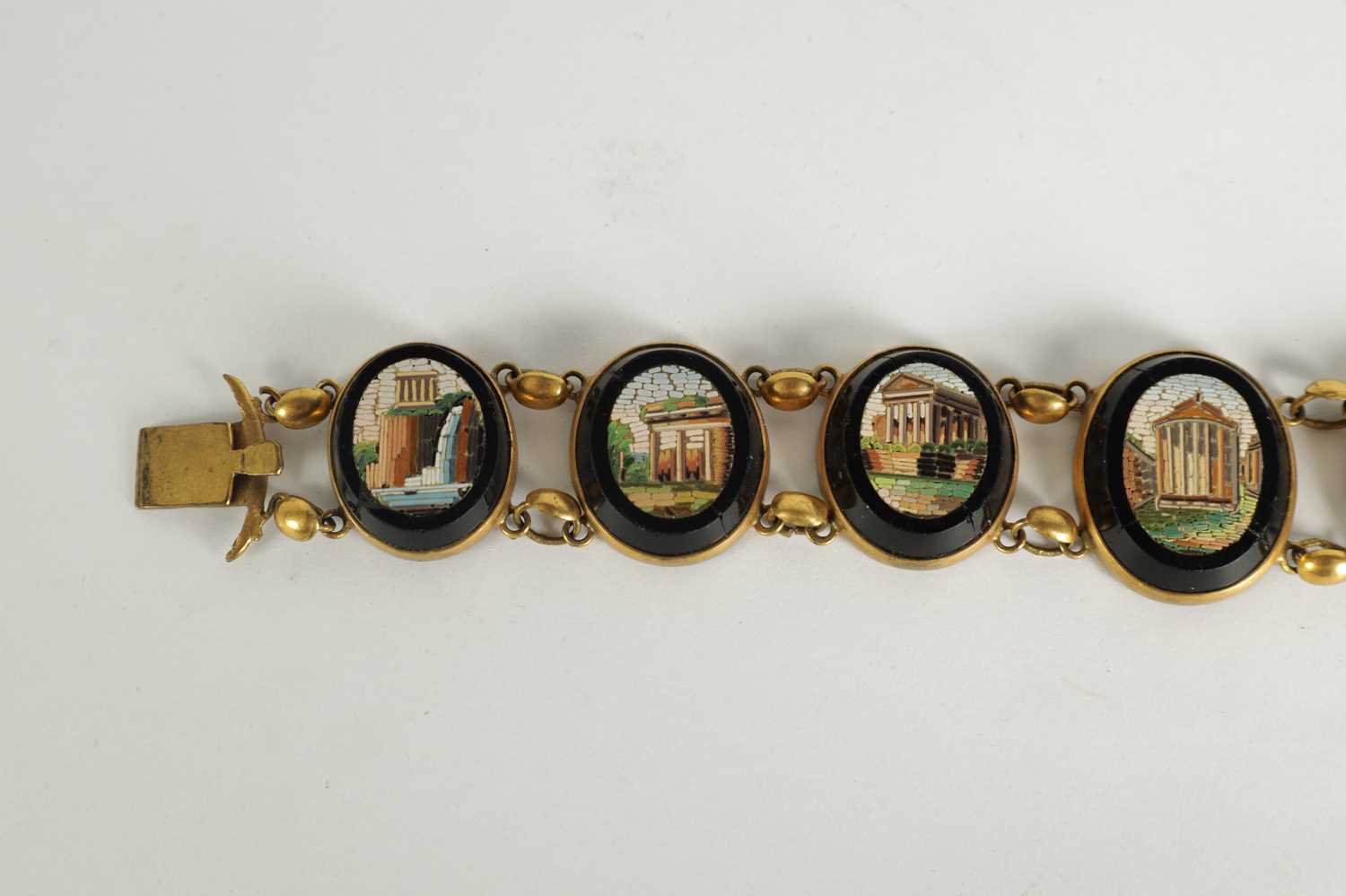 A 19TH CENTURY ITALIAN GRAND TOUR GOLD METAL AND MICROMOSAIC BRACELET - Image 4 of 9