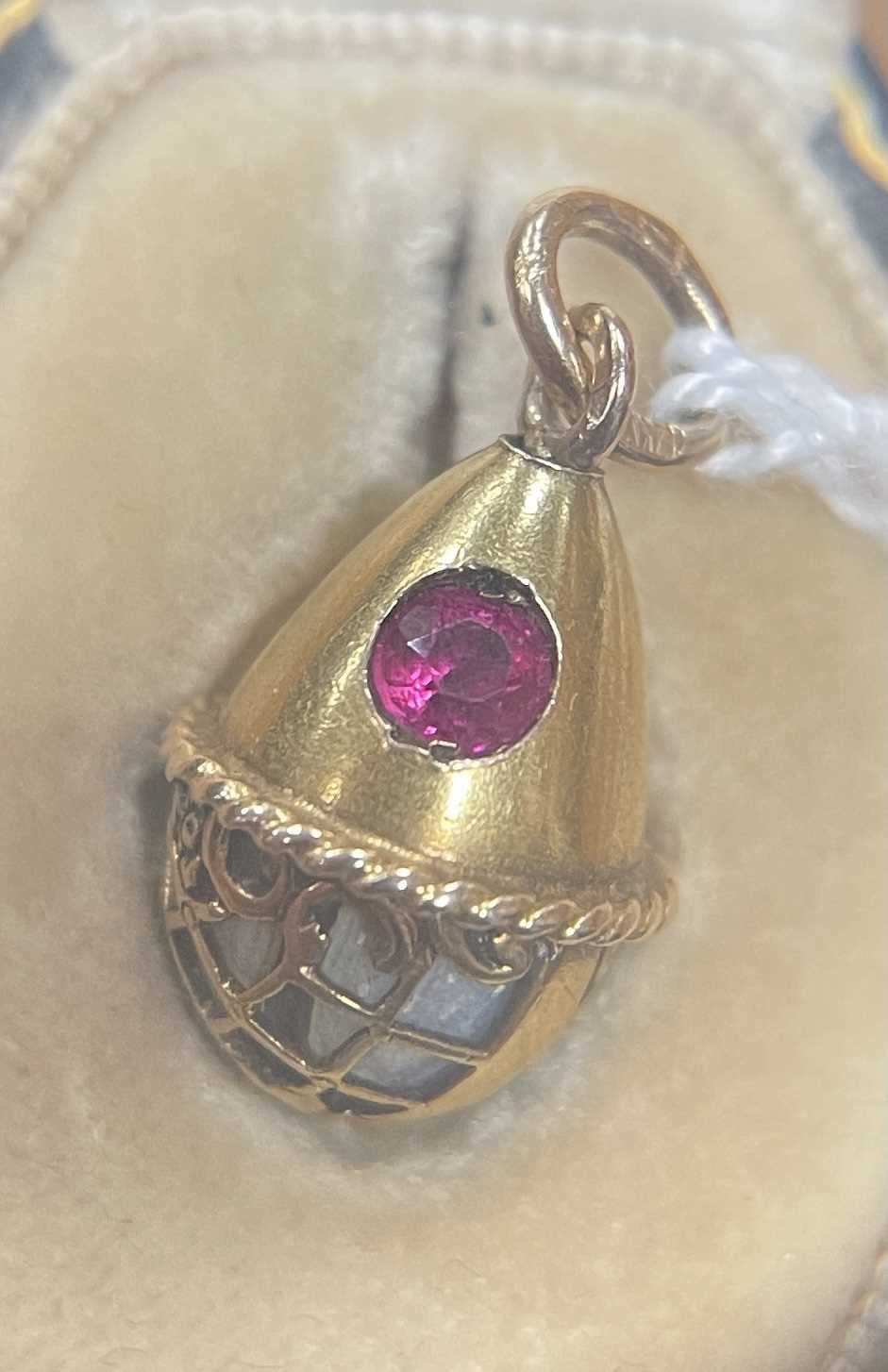 A LATE 19TH CENTURY FABERGE 14CT GOLD ENAMEL AND RUBY PENDANT EGG, WORKMASTER HENRIK WIGSTROM - Image 9 of 16