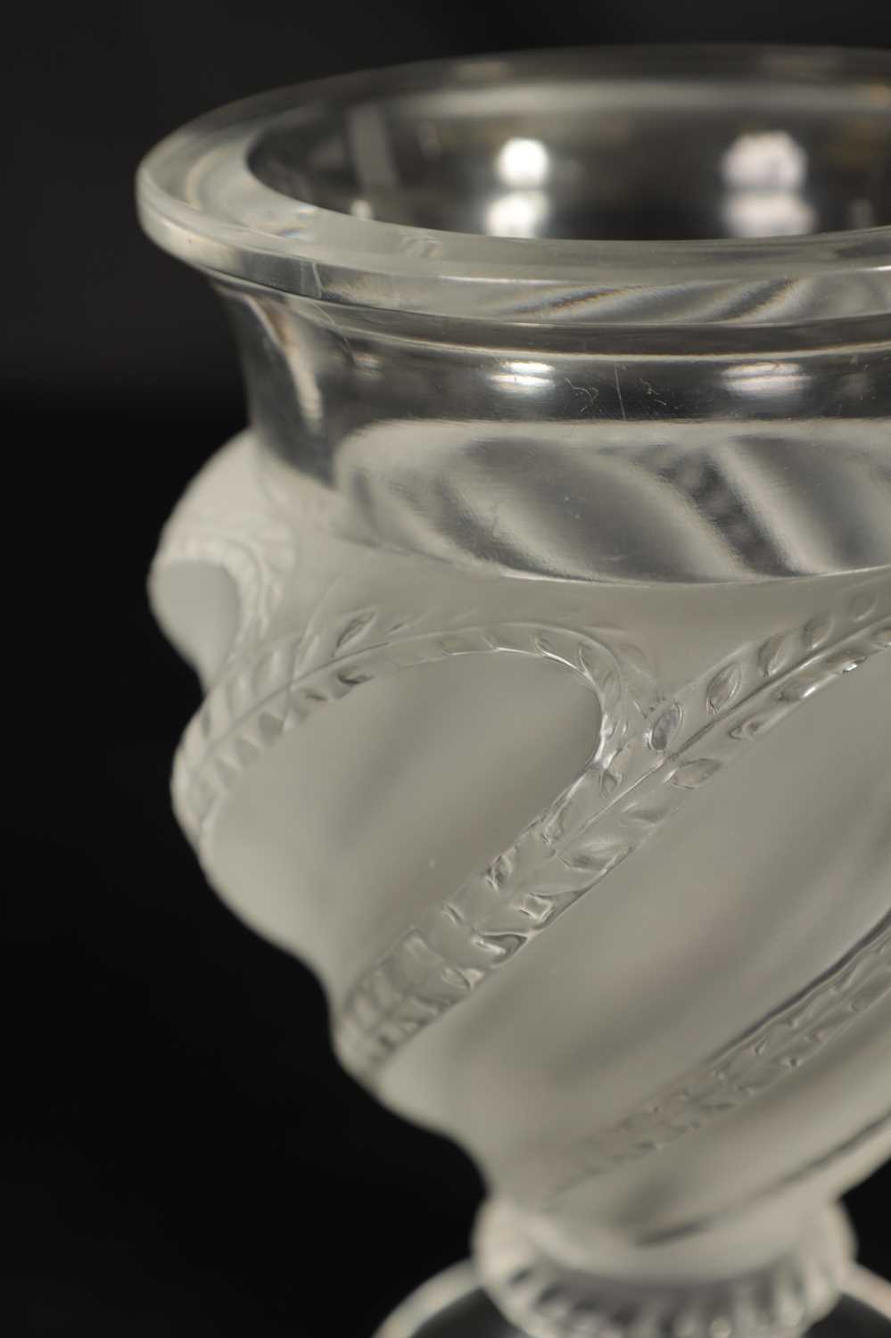 A PAIR OF LALIQUE FROSTED AND CLEAR GLASS “ERMENONVILLE” VASES - Image 4 of 12