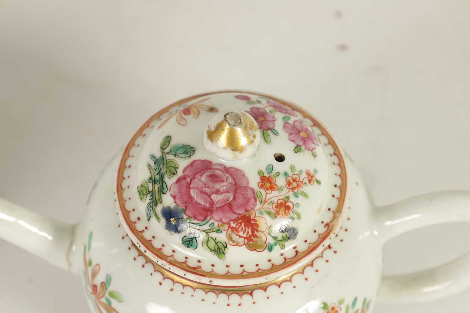 AN 18TH CENTURY CHINESE FAMILLE ROSE TEAPOT - Image 3 of 3