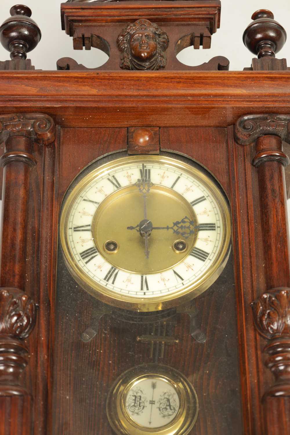 A SMALL 19TH CENTURY VIENNA STYLE WALL CLOCK - Image 3 of 11