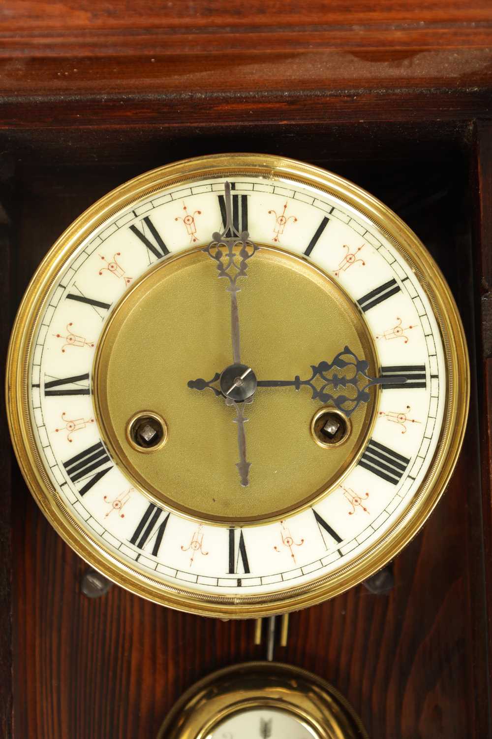 A SMALL 19TH CENTURY VIENNA STYLE WALL CLOCK - Image 6 of 11