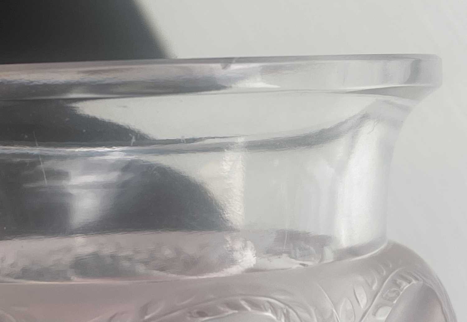 A PAIR OF LALIQUE FROSTED AND CLEAR GLASS “ERMENONVILLE” VASES - Image 10 of 12