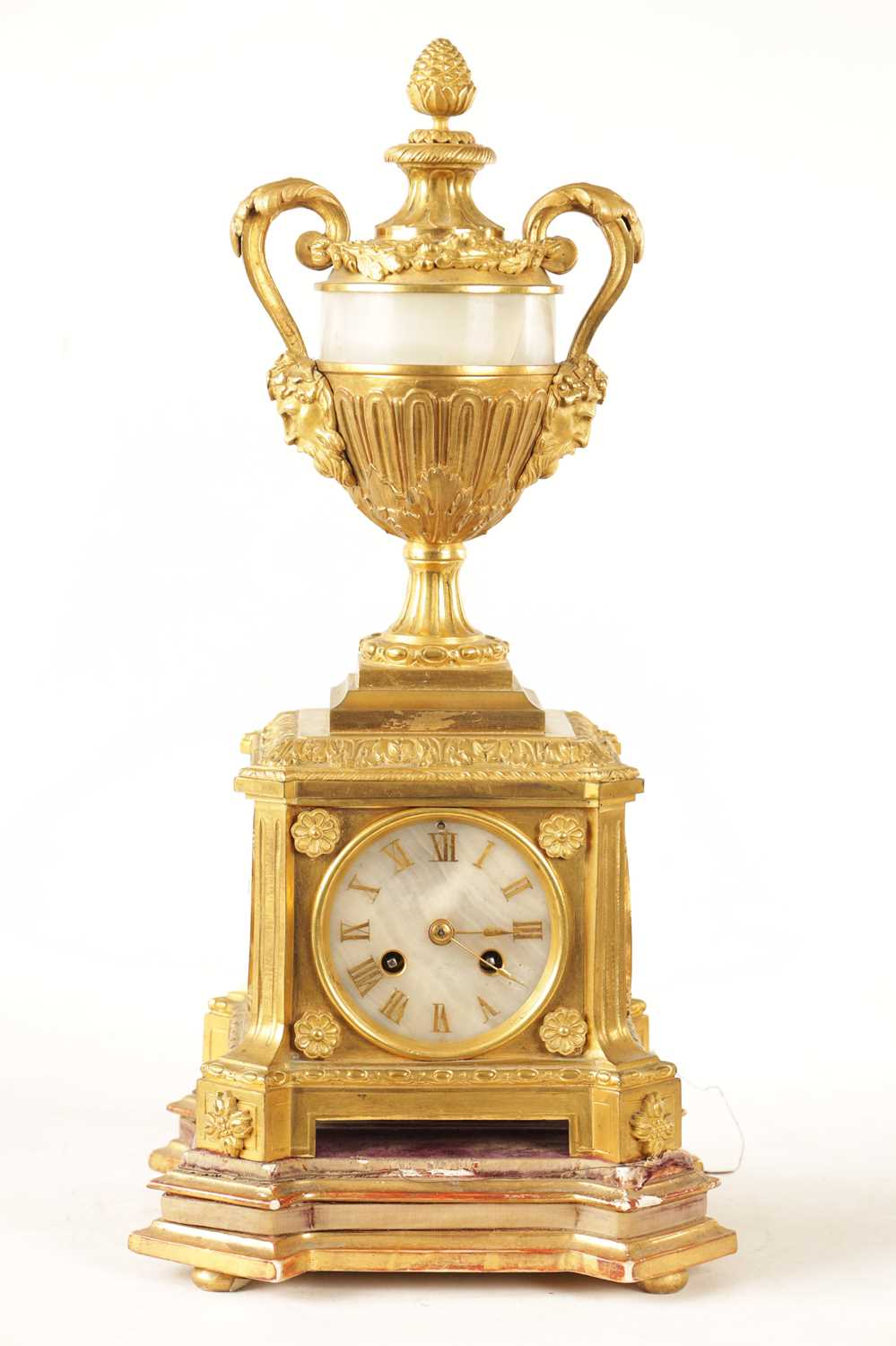 A 19TH CENTURY ORMOLU AND ONYX PANELLED MANTEL CLOCK - Image 2 of 11