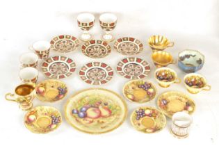 A COLLECTION OF AYNSLEY AND ROYAL CROWN DERBY AND WEDGWOOD PORCELAIN