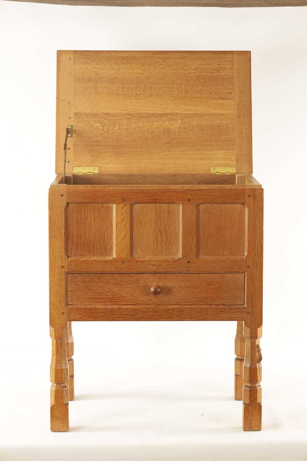 A ROBERT 'MOUSEMAN' THOMPSON JOINED ADZED LIGHT OAK SEWING BOX/SIDE CABINET - Image 10 of 11