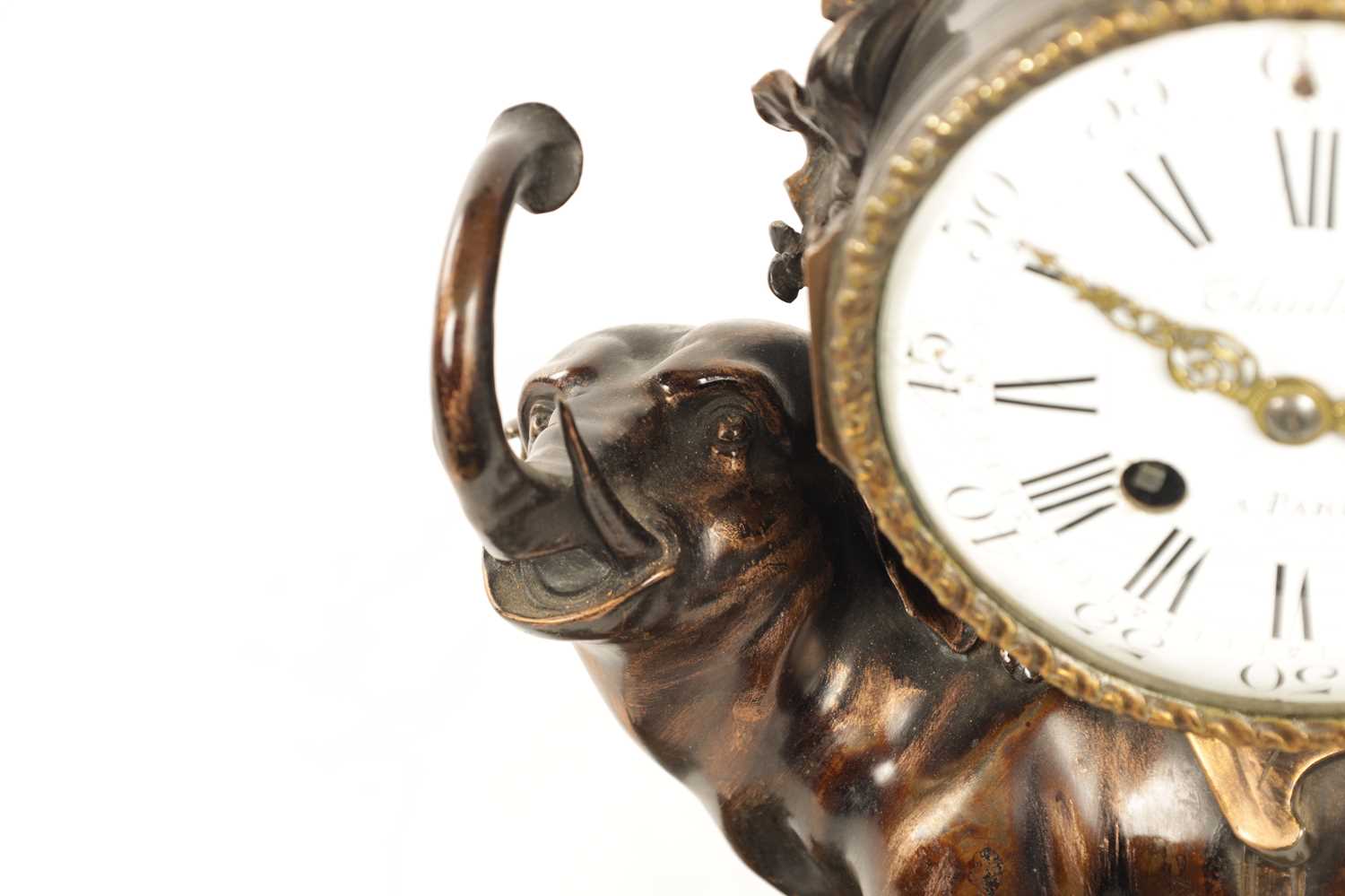 THUILLIER, A PARIS. A LATE 19TH CENTURY FRENCH PATINATED BRONZE MANTEL CLOCK - Image 4 of 14