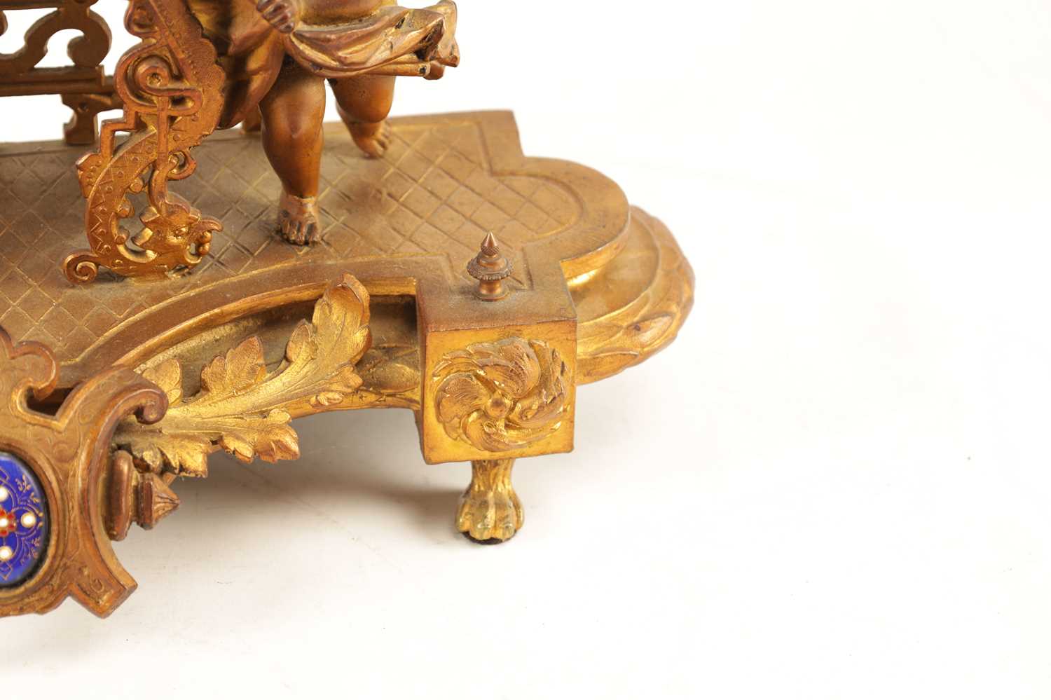 A LATE 19TH CENTURY FRENCH GILT METAL FIGURAL MANTEL CLOCK - Image 5 of 15