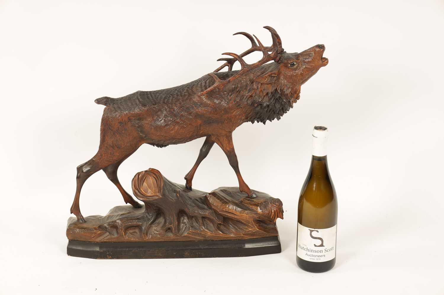 A LARGE EARLY 20TH CENTURY AUSTRIAN CARVED STAG - Image 2 of 7